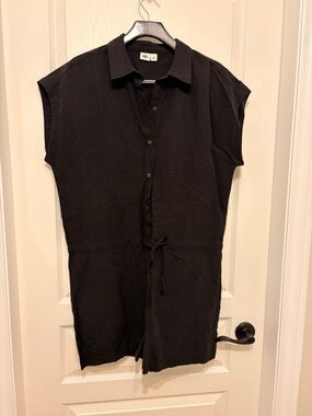 10 Tree Black linen romper with pockets